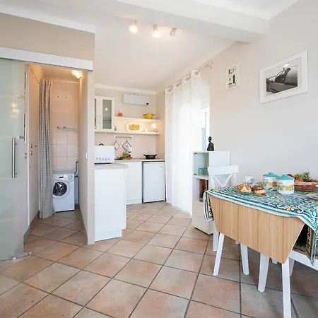 Nido Belvedere Ac And Lake View - Happy Rentals