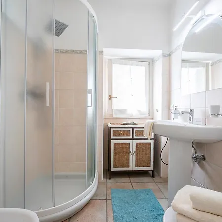 Nido Belvedere Ac And Lake View - Happy Rentals לזה